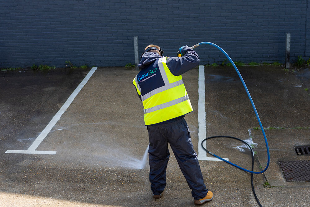 Gutter-cleaning-Maidstone--(3)